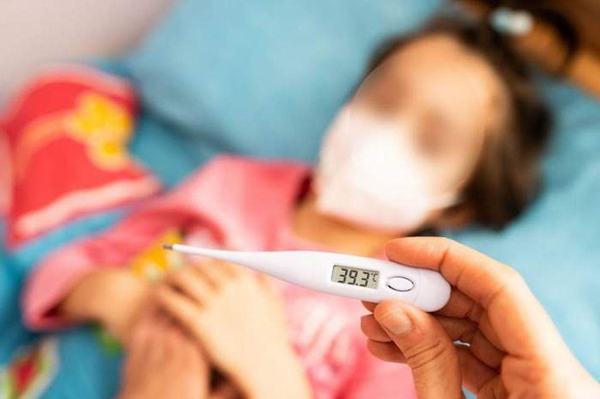 Fetita de 3 ani din Bailesti, in stare grava in urma infectiei cu coronavirus